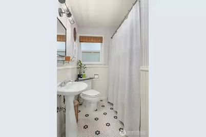 2710 W Blaine St, Seattle, WA 98199 - Photo 18