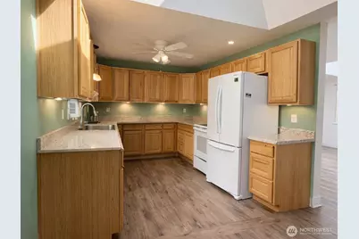 100 Hillcrest Drive, Elma, WA 98541 - Photo 10