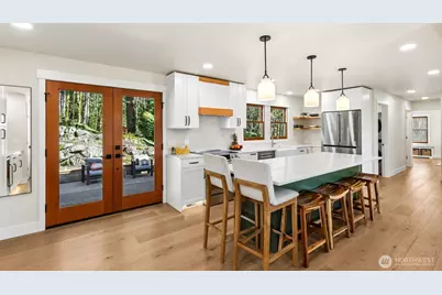 7238 Lakemont Boulevard SE, Bellevue, WA 98006 - Photo 4