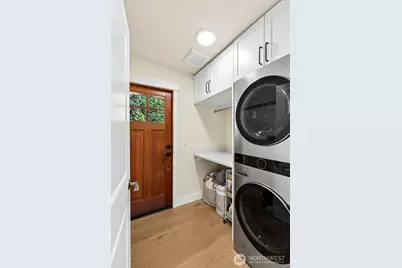 7238 Lakemont Boulevard SE, Bellevue, WA 98006 - Photo 24