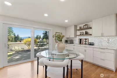 16127 SE 5th Street, Bellevue, WA 98008 - Photo 10