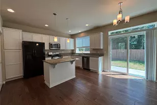 3676 SE Chesterton Dr, Port Orchard, WA 98366 - Photo 4