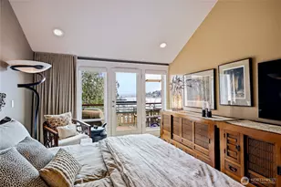 546 Wood Ave SW, Bainbridge Island, WA 98110 - Photo 20