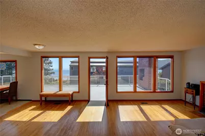 4607 Anaco Beach Road, Anacortes, WA 98221 - Photo 4