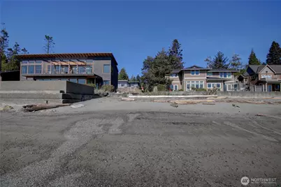 4607 Anaco Beach Road, Anacortes, WA 98221 - Photo 32