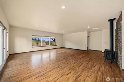 10404 210th Lane SW, Rochester, WA 98579 - Photo 24
