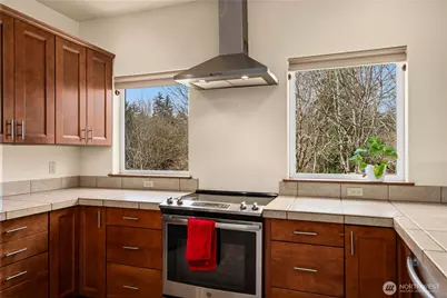 10404 210th Lane SW, Rochester, WA 98579 - Photo 22