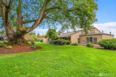 18425 NE 95th St #113, Redmond, WA 98052 - Photo 28