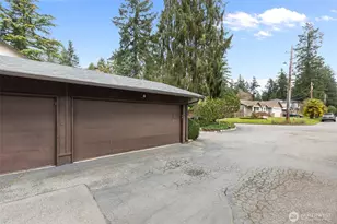 1717 150th Ave SE, Bellevue, WA 98007 - Photo 2