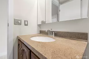 1301 S Puget Dr, Renton, WA 98055 - Photo 20