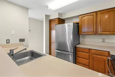 1301 S Puget Drive #A16, Renton, WA 98055 - Photo 10