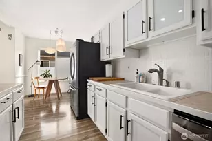 2117 N 107th St, Seattle, WA 98133 - Photo 6