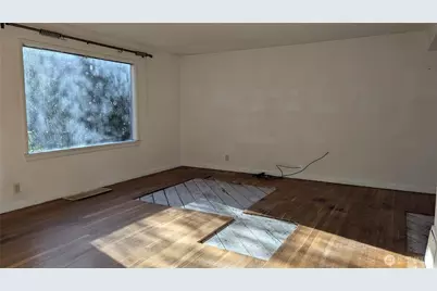 3631 32nd Avenue W, Seattle, WA 98199 - Photo 4