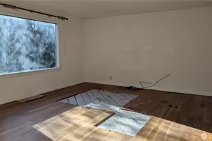 3631 32nd Ave W, Seattle, WA 98199 - Photo 4