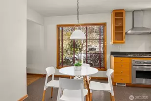 1821 N 47th St, Seattle, WA 98103 - Photo 6