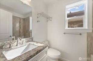 12722 35th Ave House D NE, Seattle, WA 98125 - Photo 26