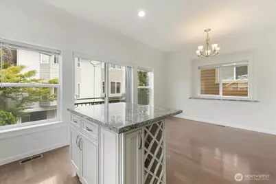 12722 35th Ave  House D NE, Seattle, WA 98125 - Photo 14