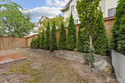 12722 35th Ave  House D NE, Seattle, WA 98125 - Photo 40