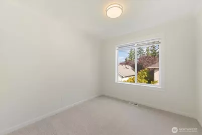 12722 35th Ave  House D NE, Seattle, WA 98125 - Photo 24