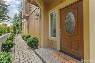 12722 35th Ave House D NE, Seattle, WA 98125 - Photo 2