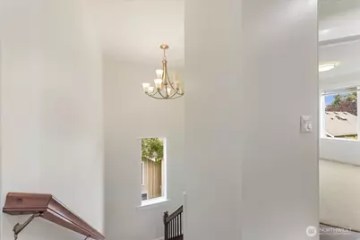 12722 35th Ave  House D NE, Seattle, WA 98125 - Photo 22