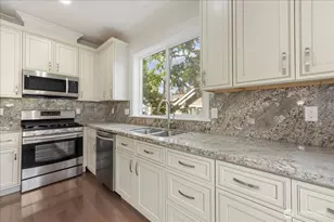 12722 35th Ave House D NE, Seattle, WA 98125 - Photo 12