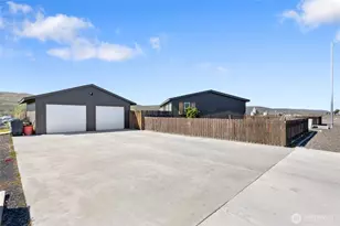 403 Hilltop Dr, Ephrata, WA 98823 - Photo 6