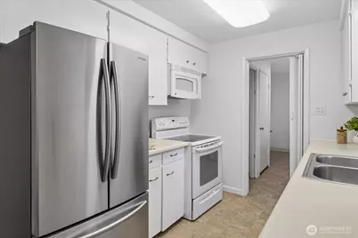 17219 Midvale Avenue N, Shoreline, WA 98133 - Photo 10