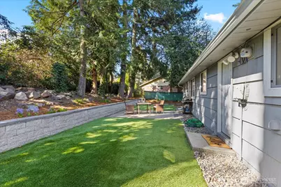 17219 Midvale Avenue N, Shoreline, WA 98133 - Photo 32