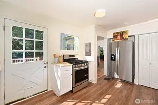 318 18th Ave E, Seattle, WA 98112 - Photo 12