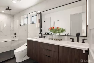 755 Hayes Street, Seattle, WA 98109 - Photo 18