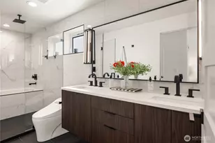 755 Hayes St, Seattle, WA 98109 - Photo 18