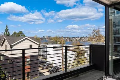755 Hayes Street, Seattle, WA 98109 - Photo 2