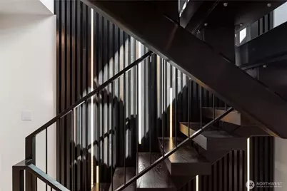 755 Hayes Street, Seattle, WA 98109 - Photo 24