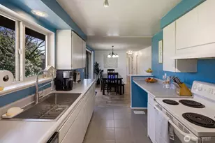 8554 NE 137th Pl, Kirkland, WA 98034 - Photo 10