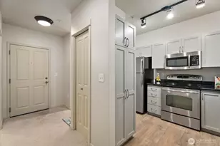 111 108th Ave NE, Bellevue, WA 98004 - Photo 8