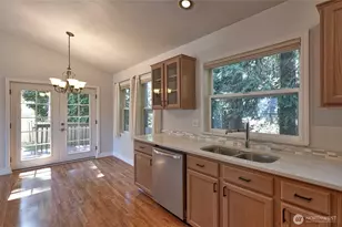 5726 East Dr, Everett, WA 98203 - Photo 4