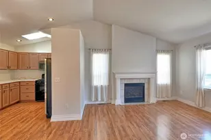 5726 East Dr, Everett, WA 98203 - Photo 2