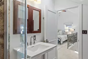 1906 44th Ave SW, Seattle, WA 98116 - Photo 20