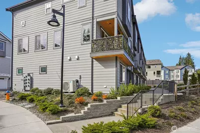 13730 Manor Way #A2, Lynnwood, WA 98087 - Photo 2