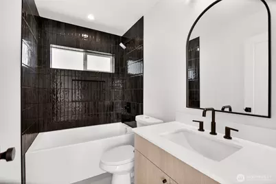 14321 Interlake Avenue N #B, Seattle, WA 98133 - Photo 14