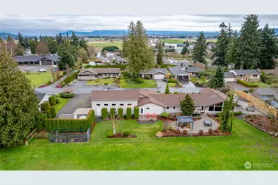 16505 Country Club Drive, Burlington, WA 98233 - Photo 2