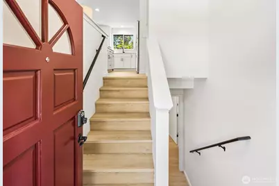 18526 16th Avenue NE, Shoreline, WA 98155 - Photo 2