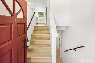 18526 16th Ave NE, Shoreline, WA 98155 - Photo 2