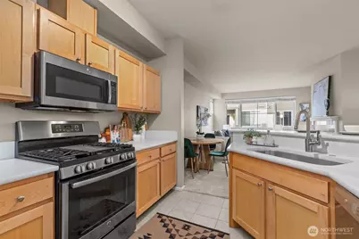 560 225th Lane NE #B202, Sammamish, WA 98074 - Photo 10