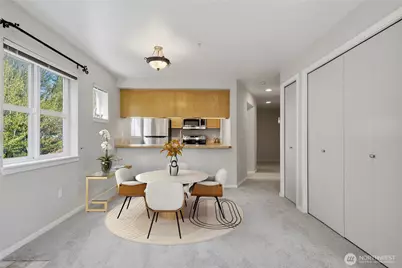 12345 Roosevelt Way NE #305, Seattle, WA 98125 - Photo 4