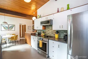 10422 Mary Ln SW, Lakewood, WA 98498 - Photo 14