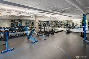 76 Cedar St, Seattle, WA 98121 - Photo 24