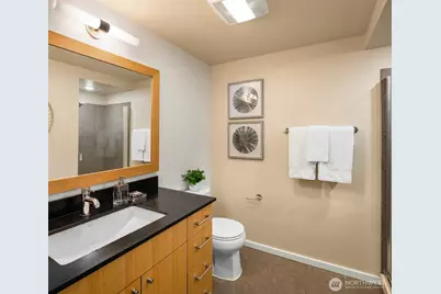 76 Cedar Street #609, Seattle, WA 98121 - Photo 20