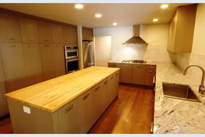 930 130th Avenue NE, Bellevue, WA 98005 - Photo 6